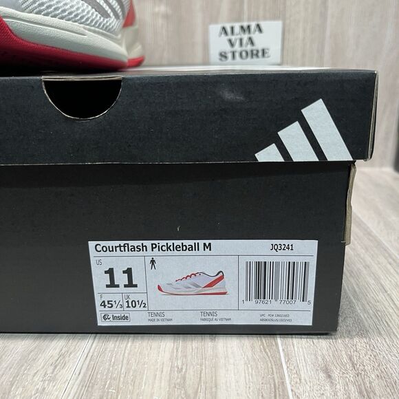 Athletic_Shoes